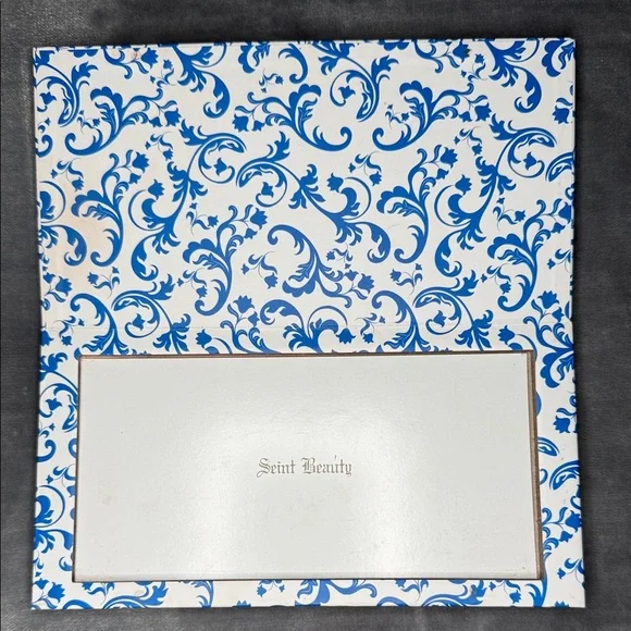 Seint Beauty Blue Floral 27 Palette — Blue Shades Collection - Picture 4 of 6